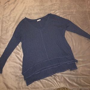 Large Mavonie long sleeve blue sweater